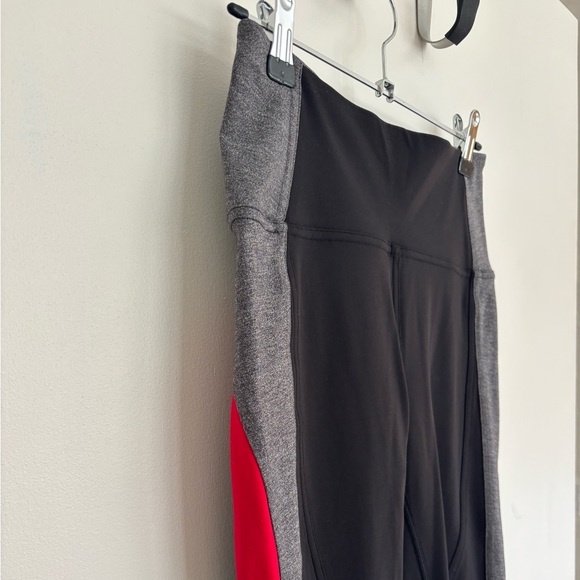 LULULEMON Legging w/Red/Grey Contour Detailing, Size 4, Like New Condition - Picture 8 of 11